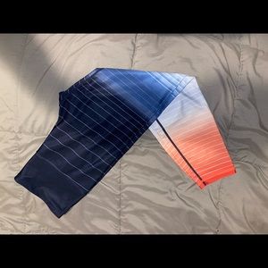 GapFit blackout leggings- Ombré blue, red and white